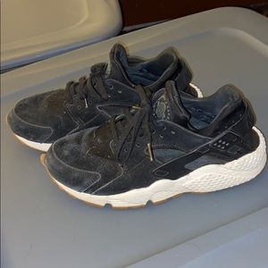NWOT velvet texture nike huraches